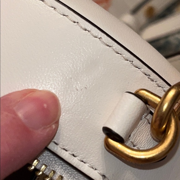 kate spade Pitter Patter 3d Heart White Puffy Leather Crossbody Bag - Picture 9 of 17